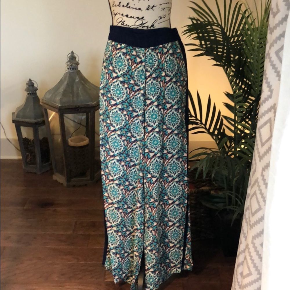 Patterned Palazzo Pants - Picture 4 of 6